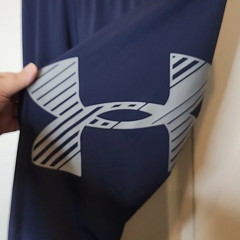 Under Armour Youth Boy HeatGear Logo 3/4 Leggings in Navy, YXL Fitted